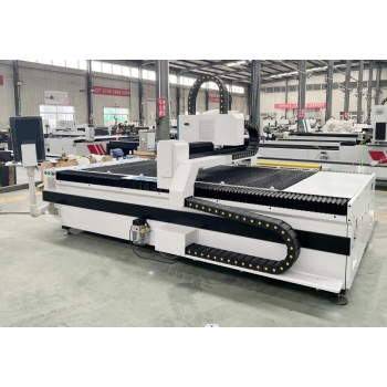 Laserski rezač metala FIBER 3000W 130x250cm + dodatna oprema